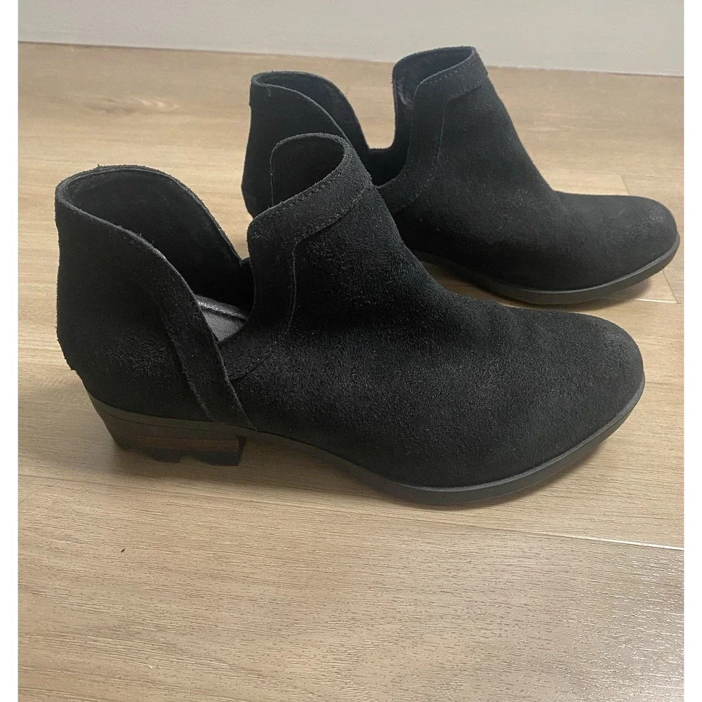Sorel Lolla‎ Cut Out Ankle Boots Black Suede NL3379-010 Women's 10
